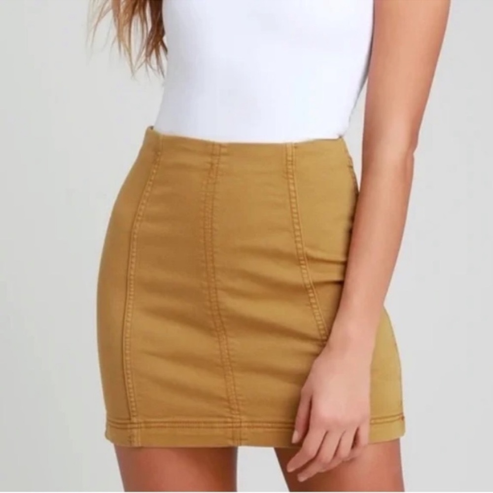 High-Waist Mini Skirt in Camel